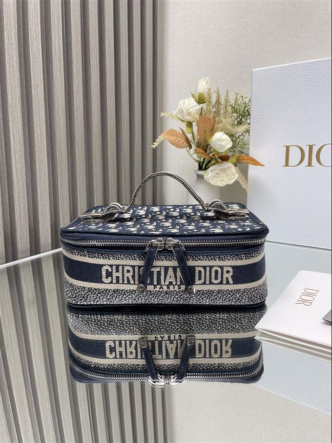 2025228Y 600P182146263